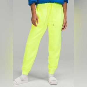 LULULEMON Scuba High Rise French Terry Jogger. Neon Highlight Yellow. Size: 18